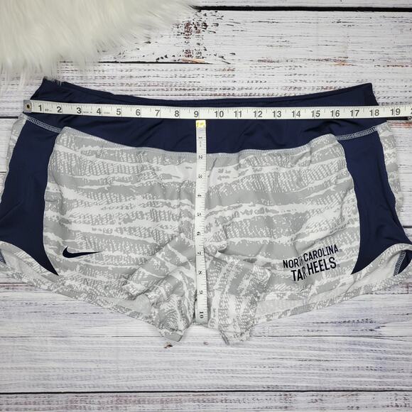 Nike DRI-FIT North Carolina Tarheels Volleyball Shorts Grey and White | XL - Picture 8 of 9
